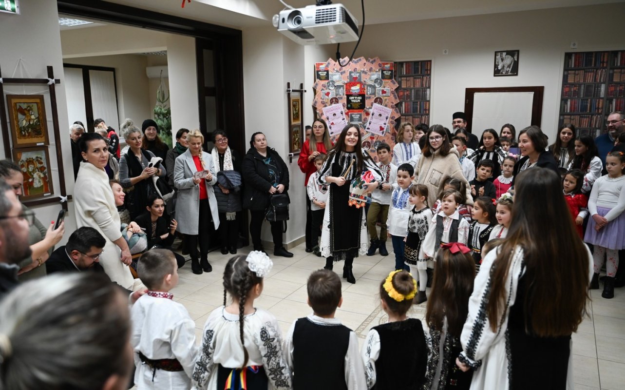 Expoziție de icoane pictate de elevii Școlii Gimnaziale „Sfântul Arsenie  de la Prislop” din Deva 350342