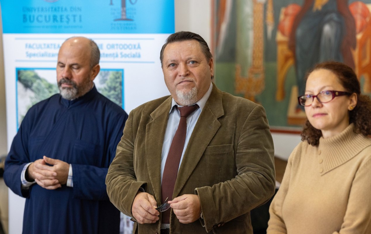 Expoziție fotografică la Facultatea „Justinian Patriarhul” din București 350361
