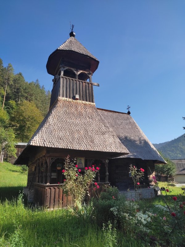 Farcașa nemțeană, loc al nativității binecuvântate și al sfințeniei 350450