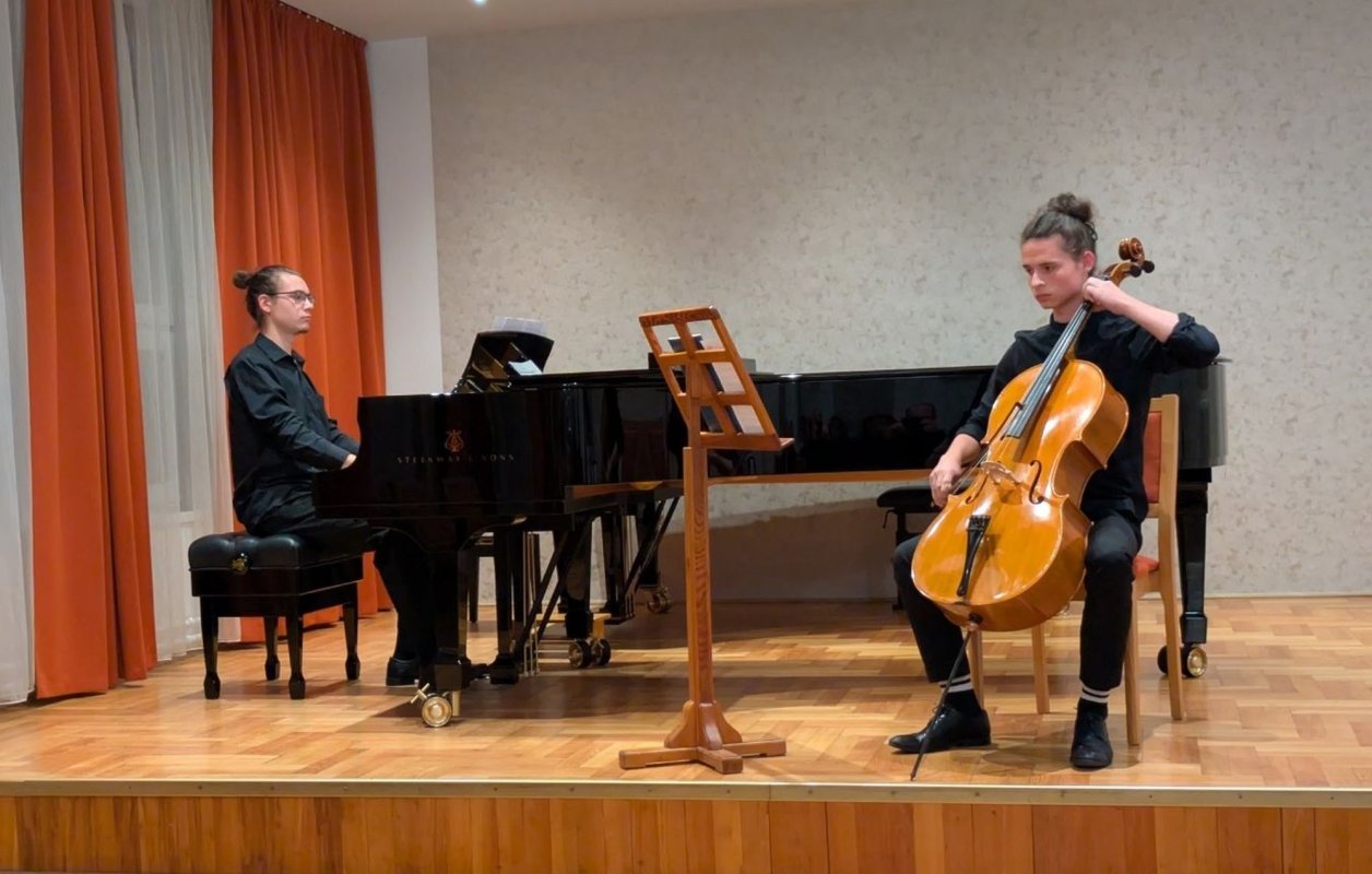 Piane noi la Colegiul de Muzică din Cluj 350478