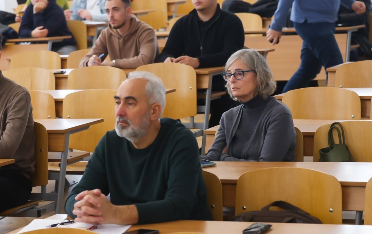 Profesorul John P. Burgess a conferențiat la București 350567