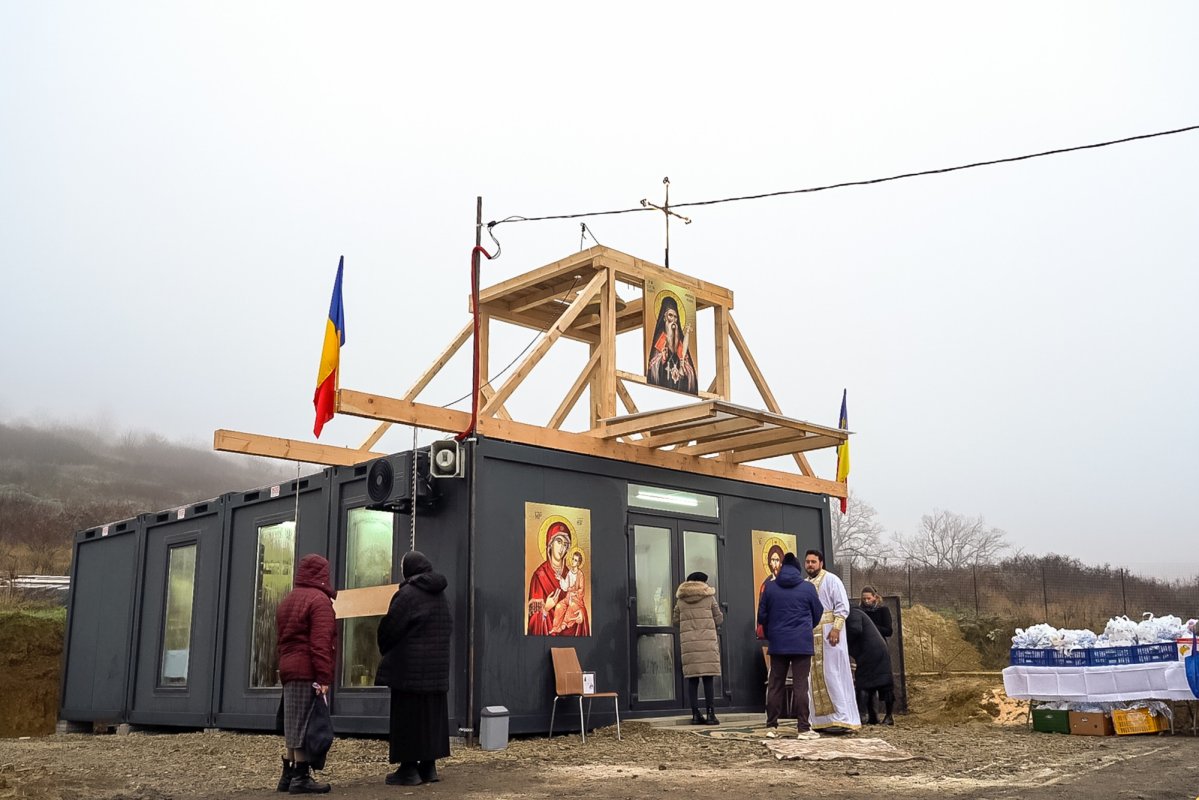 Binecuvântare arhierească în Parohia „Sfântul Iosif cel Milostiv” Bucium 350594