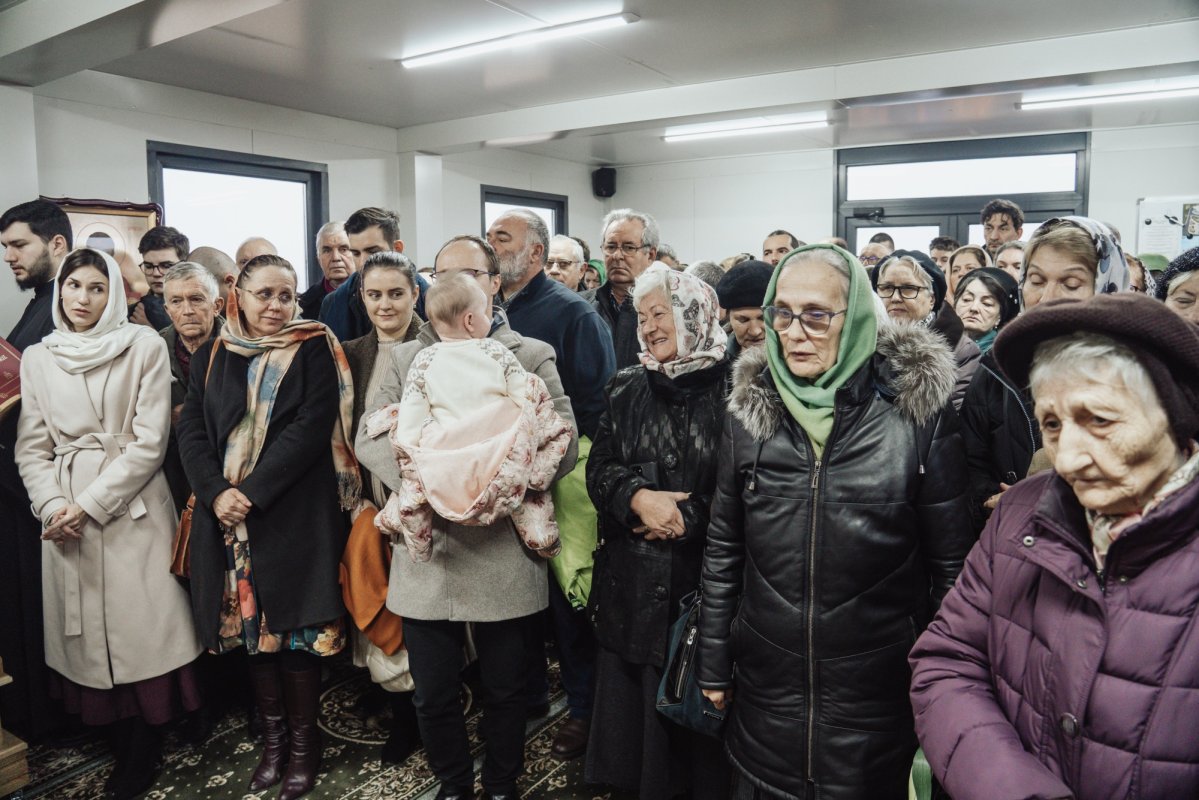 Binecuvântare arhierească în Parohia „Sfântul Iosif cel Milostiv” Bucium 350598