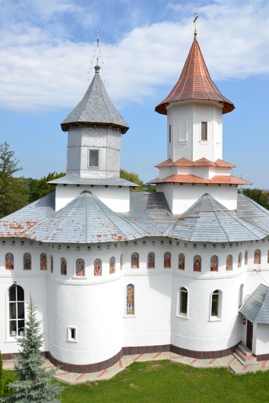 Biserica albă de pe Valea Suhăi 349719