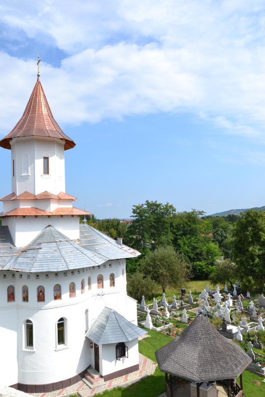 Biserica albă de pe Valea Suhăi 349721