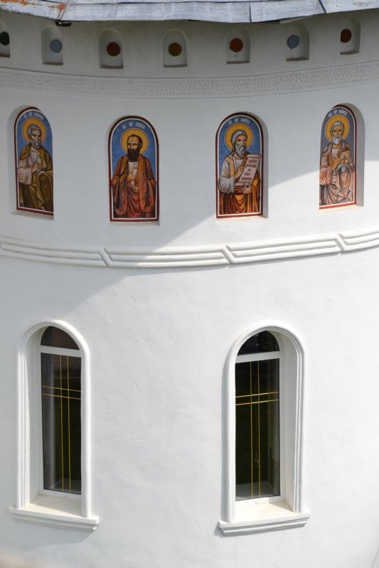 Biserica albă de pe Valea Suhăi 349725