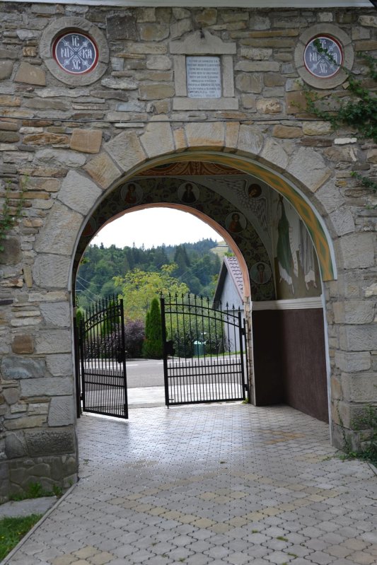 Biserica albă de pe Valea Suhăi 349730