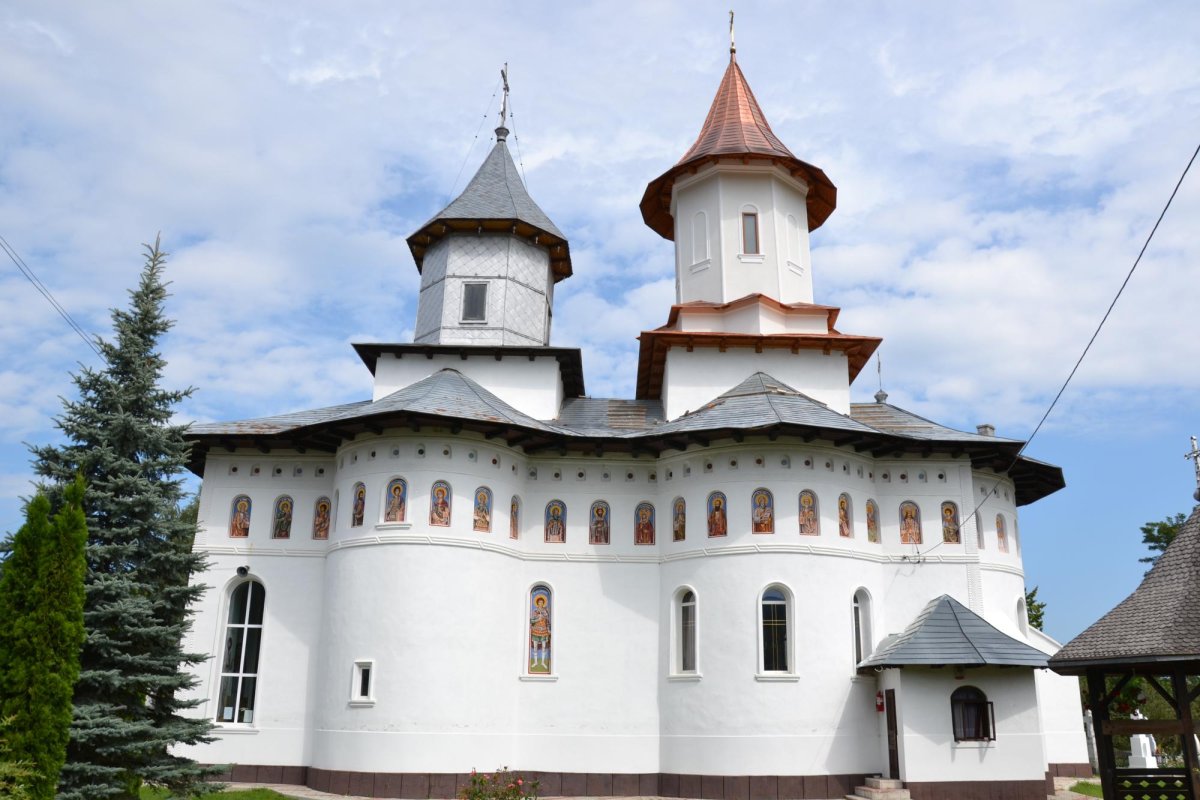 Biserica albă de pe Valea Suhăi 349732