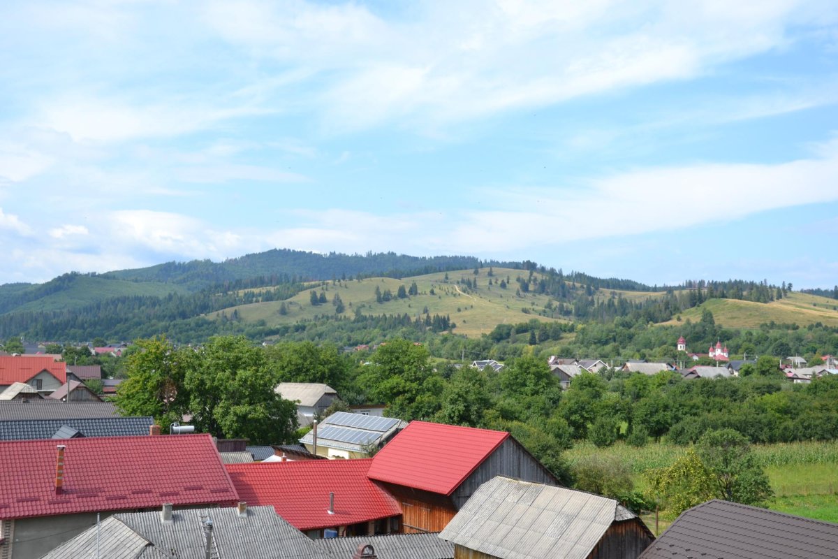 Biserica albă de pe Valea Suhăi 349736