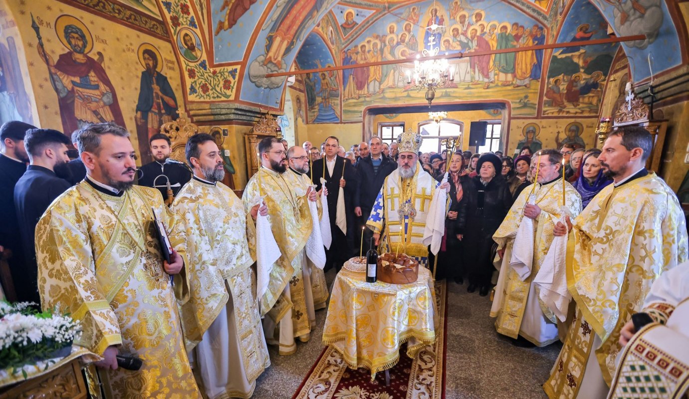 Popasuri de rugăciune la parohii din Curbura Carpaților 350666