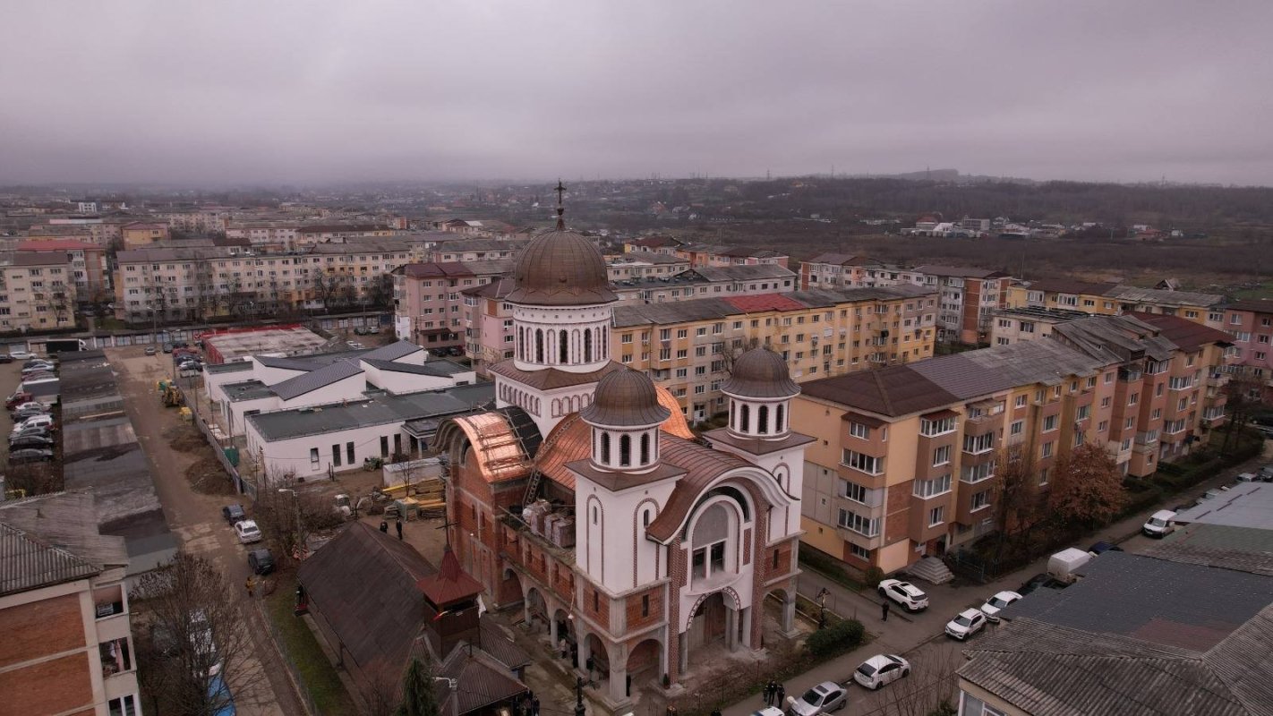 Binecuvântare arhierească la Biserica „Sfânta Cuvioasă Parascheva” din Baia Mare 350743