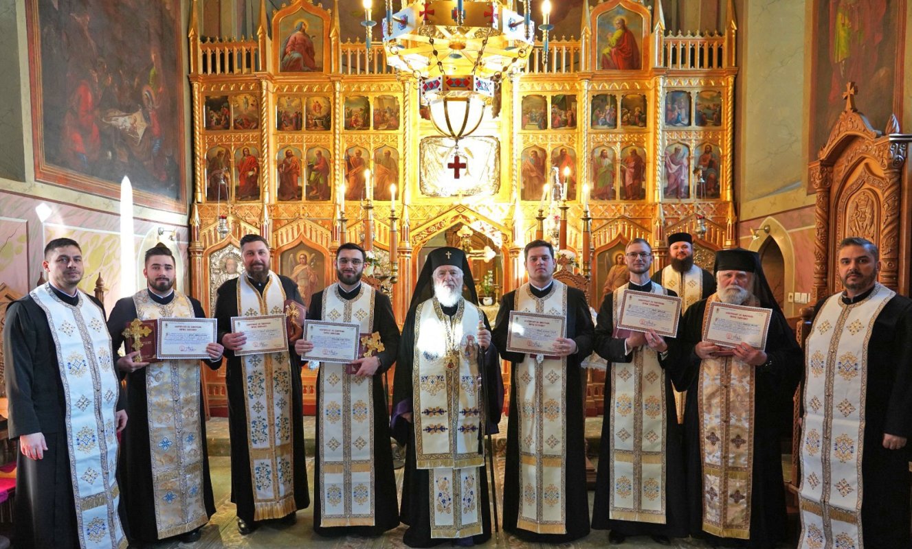 Hirotesii de duhovnici în Arhiepiscopia Târgoviștei 350754