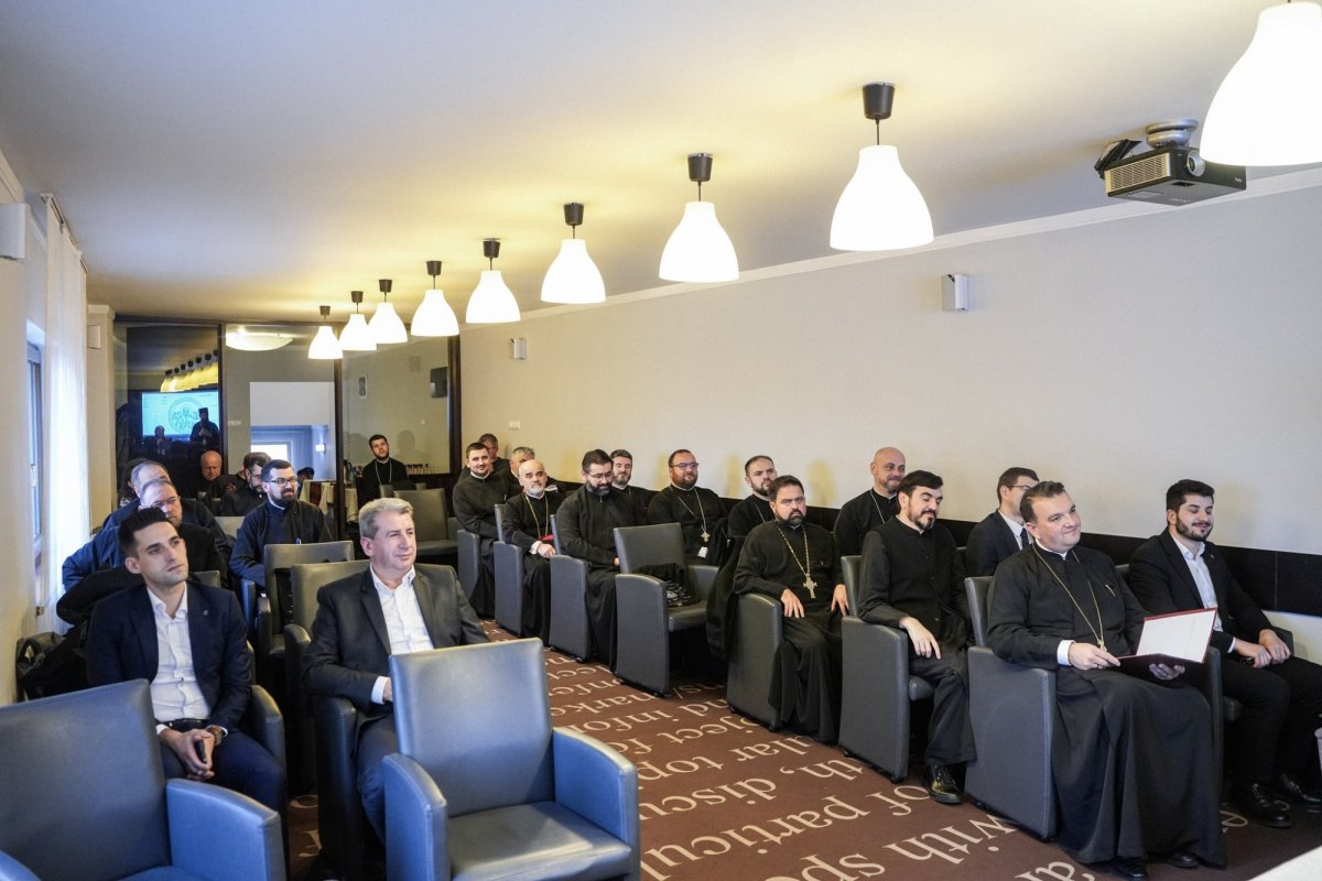 Proiectul național „Centrul de activități cu tineretul «Sfântul Ilie Tesviteanul»”, prezentat la Zalău 350747