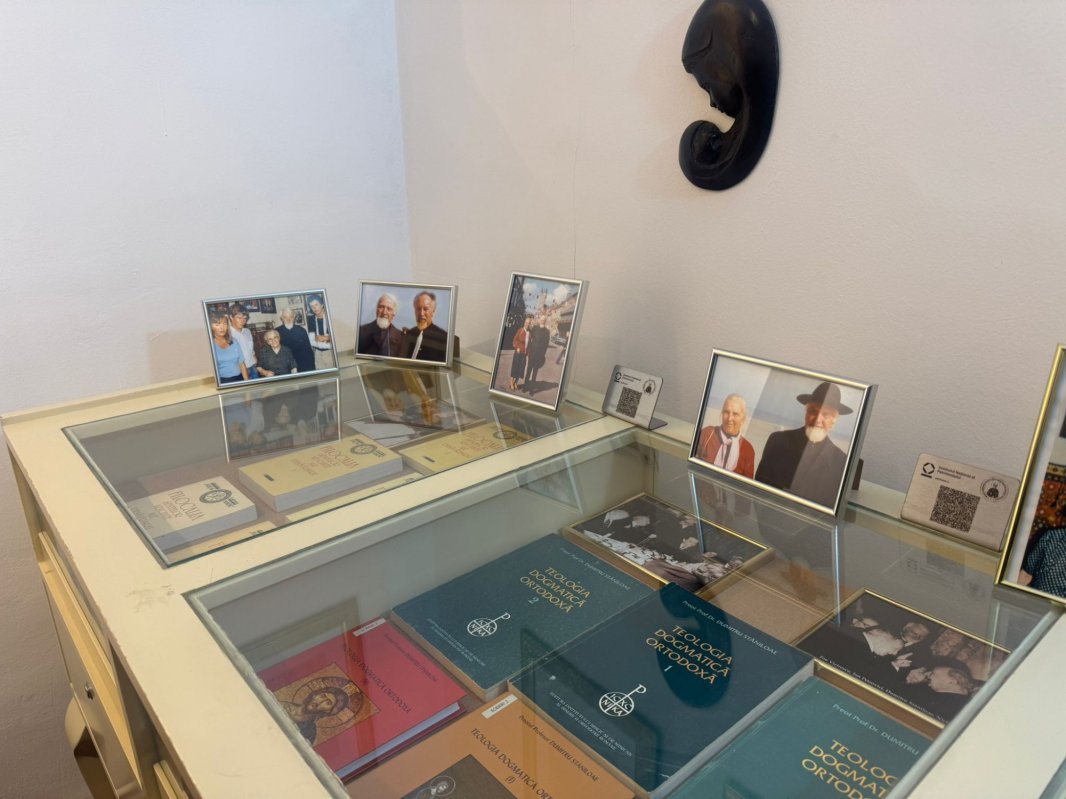Vizită de studiu la Casa memorială a Sfântului Preot Mărturisitor Dumitru Stăniloae 350791
