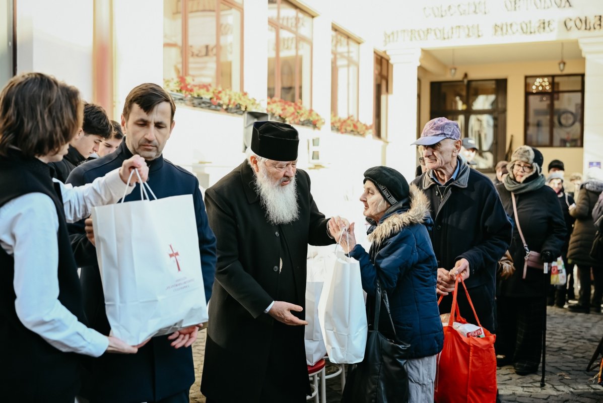 700 de pachete pentru persoane nevoiașe din județul Cluj 350942