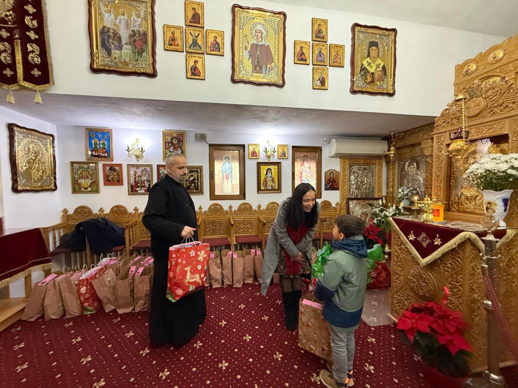 Bucurii pentru copiii de la un centru de zi din sectorul 4 350881