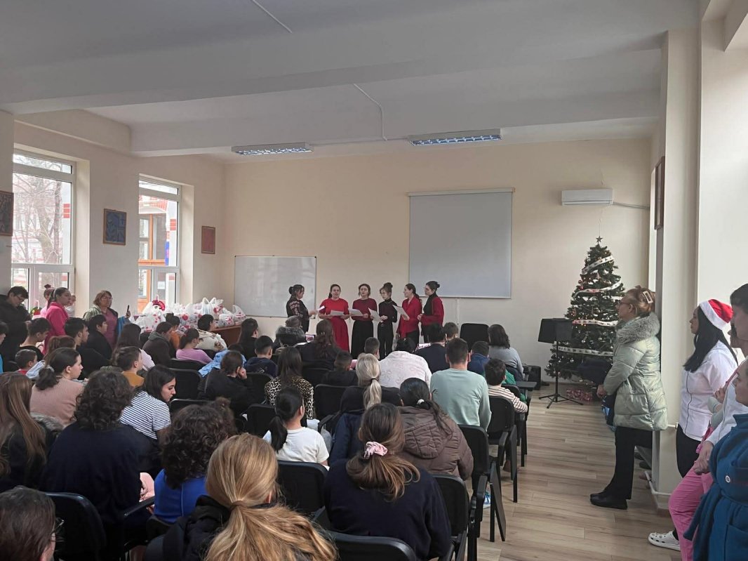 Colinde și daruri pentru pacienții Spitalului „Prof. Dr. Alexandru Obregia” 351016