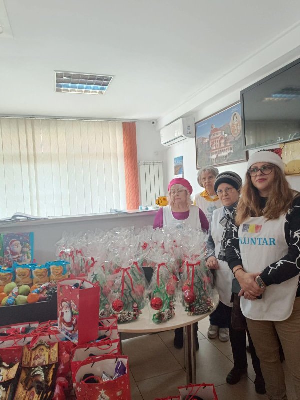Colinde și daruri pentru vârstnici și bolnavi în Protoieria Sector 2 Capitală 350878