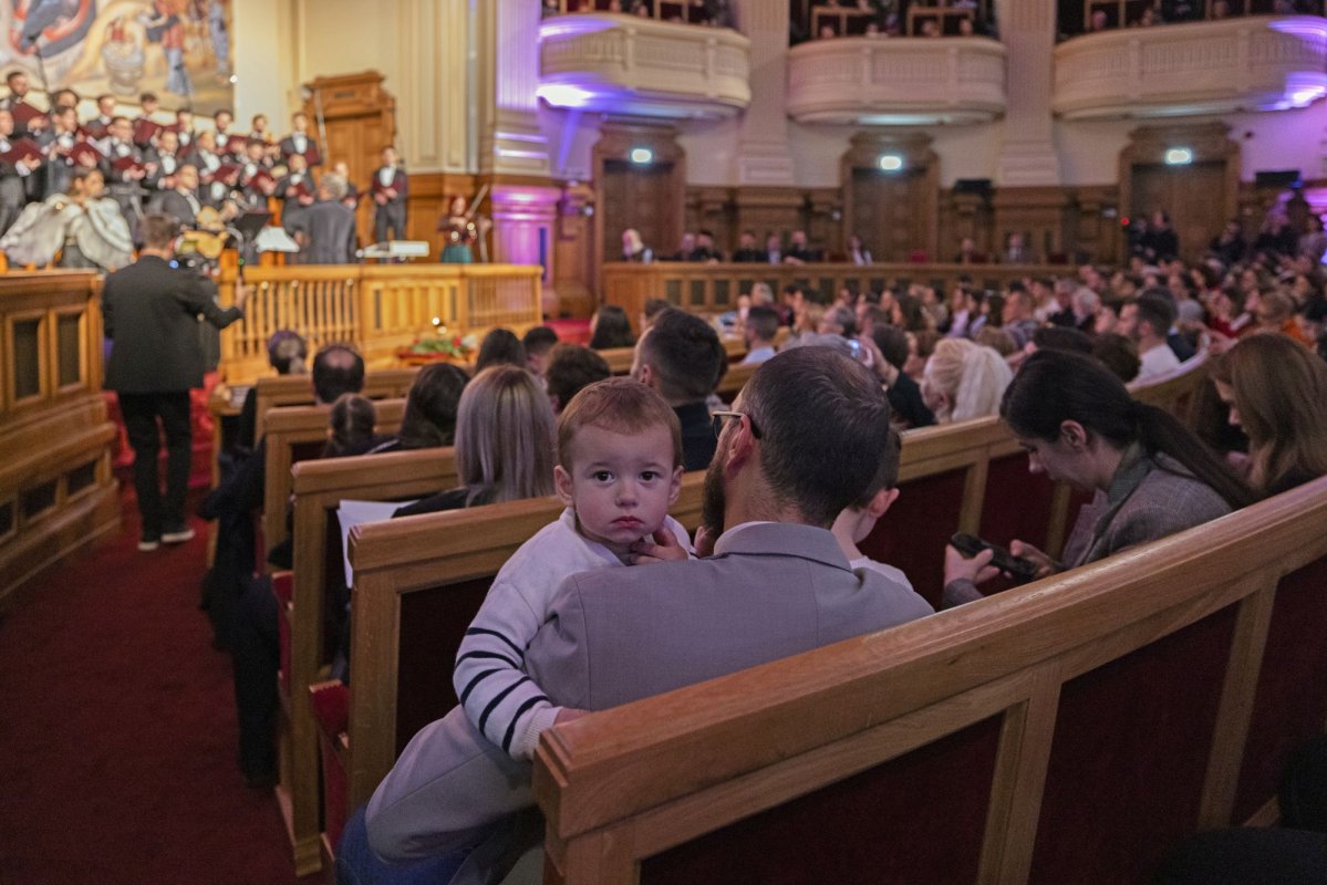 „După datini colindăm!”, concert caritabil la Palatul Patriarhiei 350952