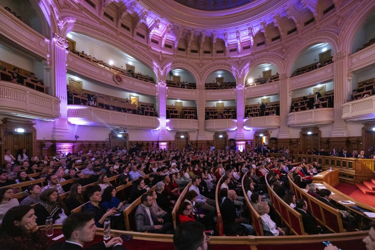 „După datini colindăm!”, concert caritabil la Palatul Patriarhiei 350953