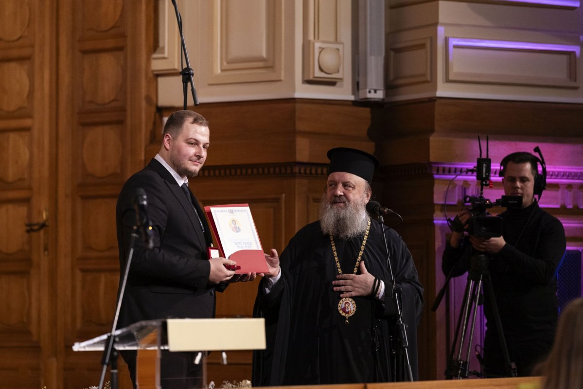 „După datini colindăm!”, concert caritabil la Palatul Patriarhiei 350955