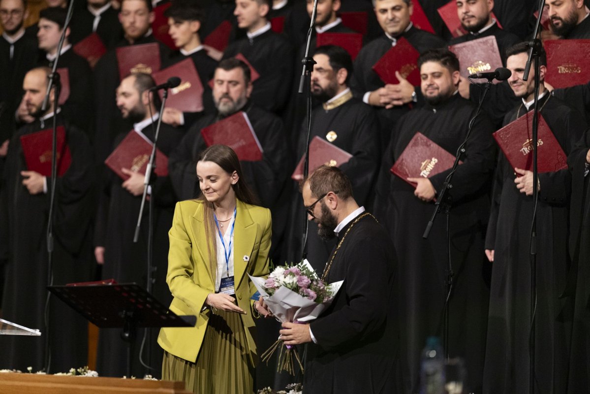 „După datini colindăm!”, concert caritabil la Palatul Patriarhiei 350962