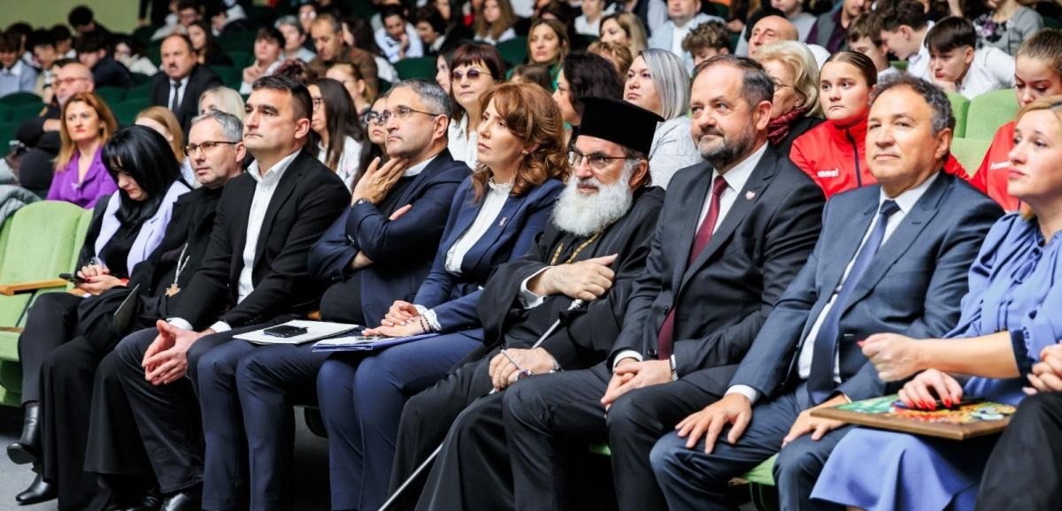 Gala performanței școlare marcate în Bacău 350862