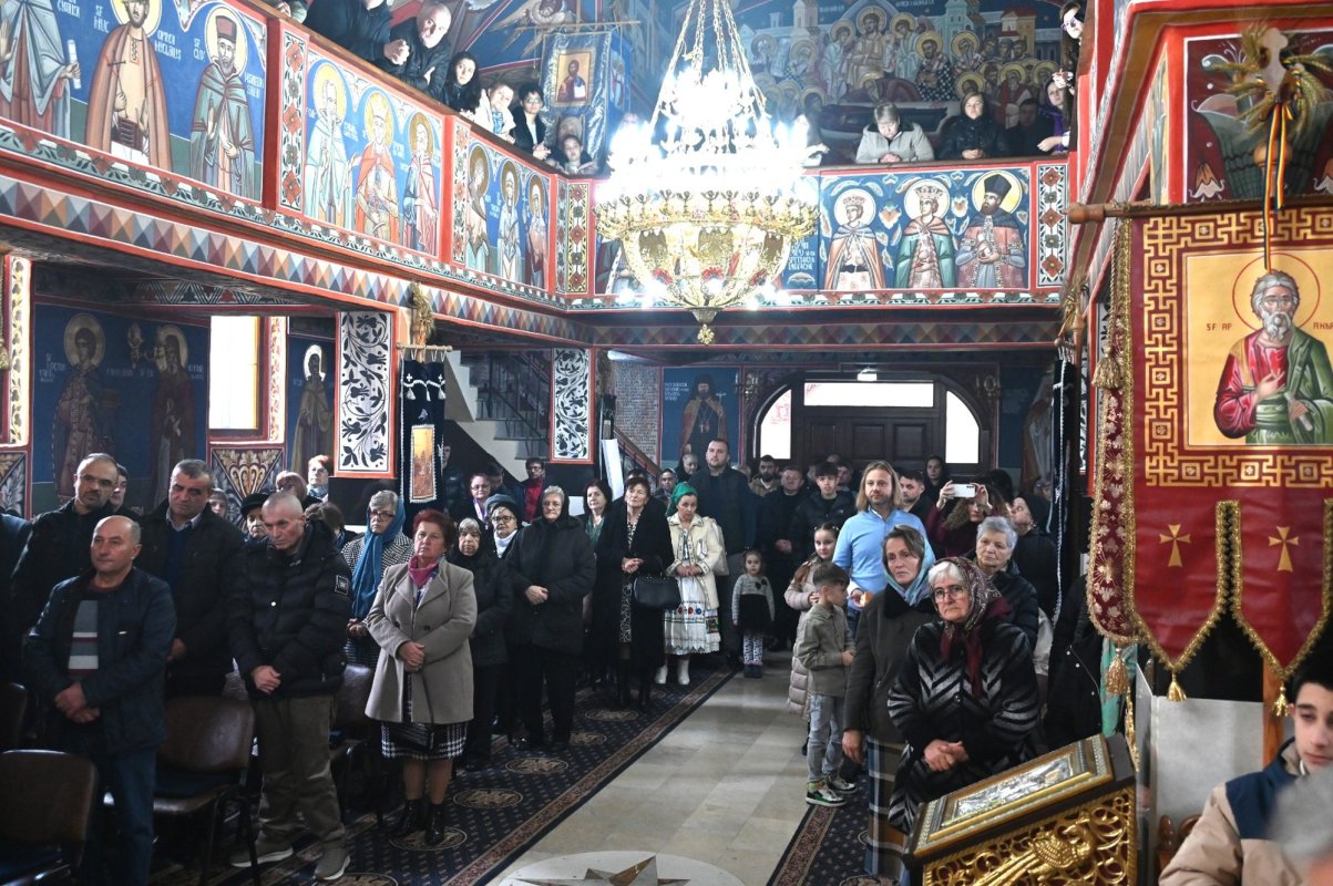 Liturghie arhierească în municipiul Beiuș 350945