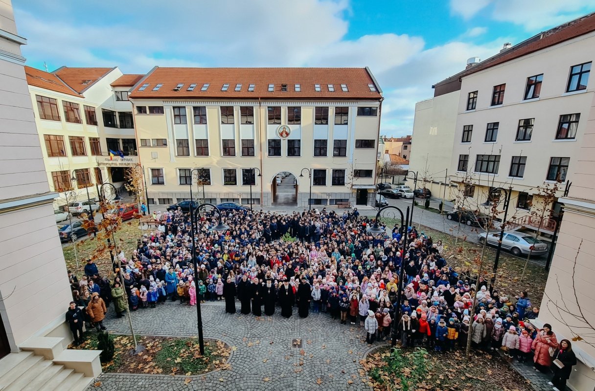 Daruri de Crăciun pentru copii şi tineri colindători 350969