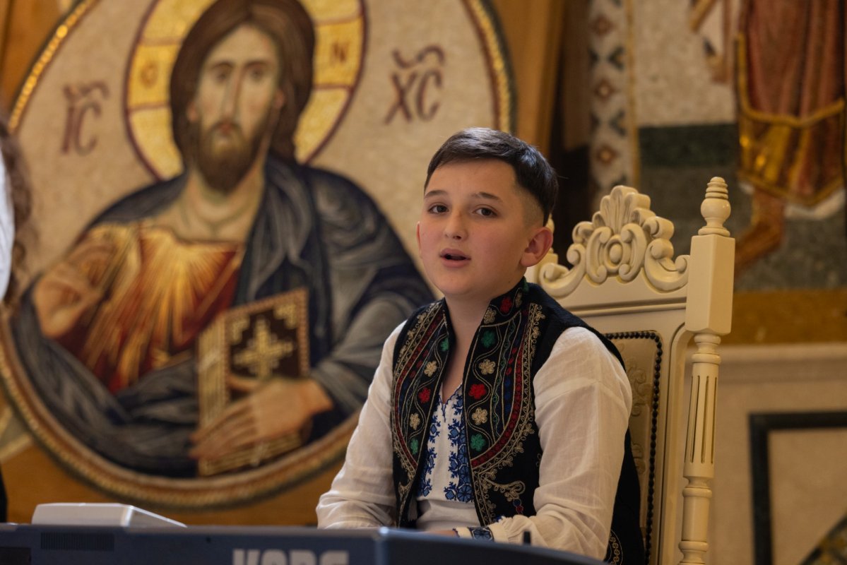 A doua seară a cetelor de colindători pe Colina Patriarhiei  351223