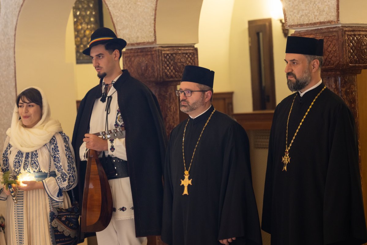 A doua seară a cetelor de colindători pe Colina Patriarhiei  351234