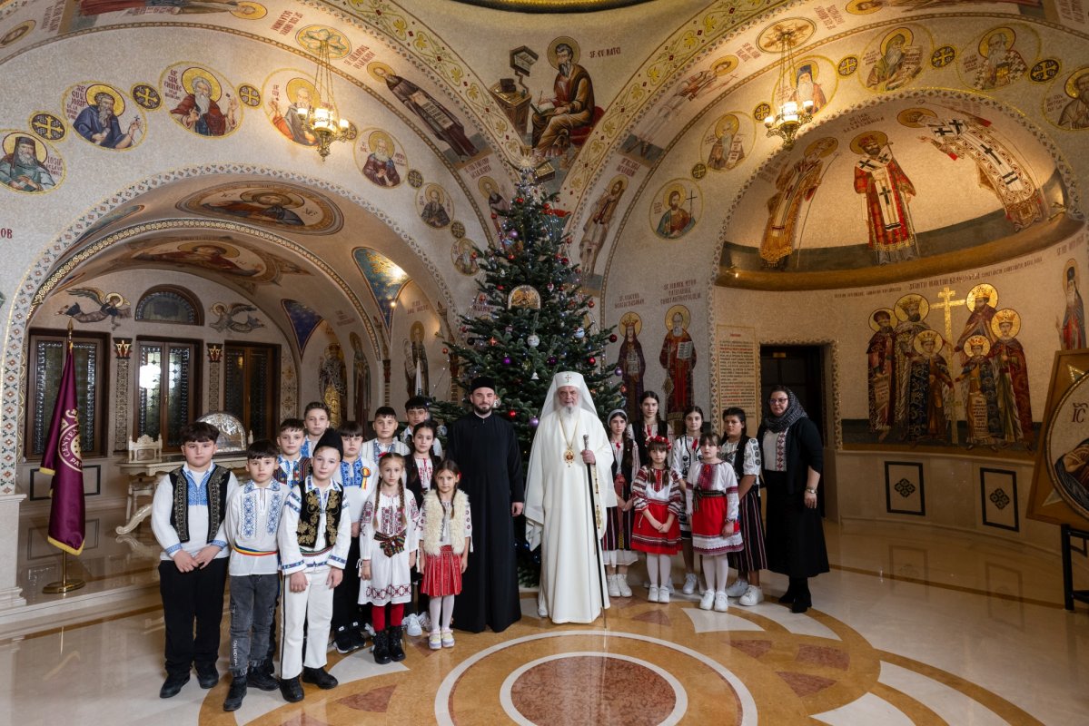 A doua seară a cetelor de colindători pe Colina Patriarhiei  351247