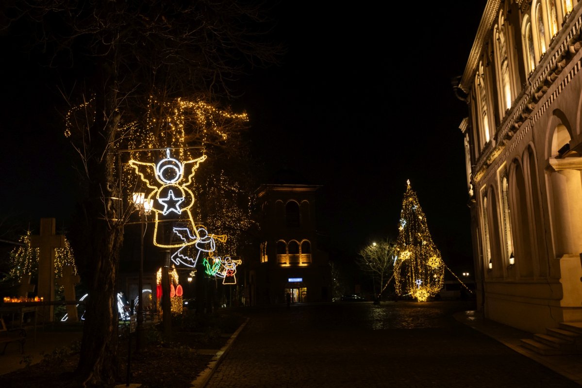 A doua seară a cetelor de colindători pe Colina Patriarhiei  351250