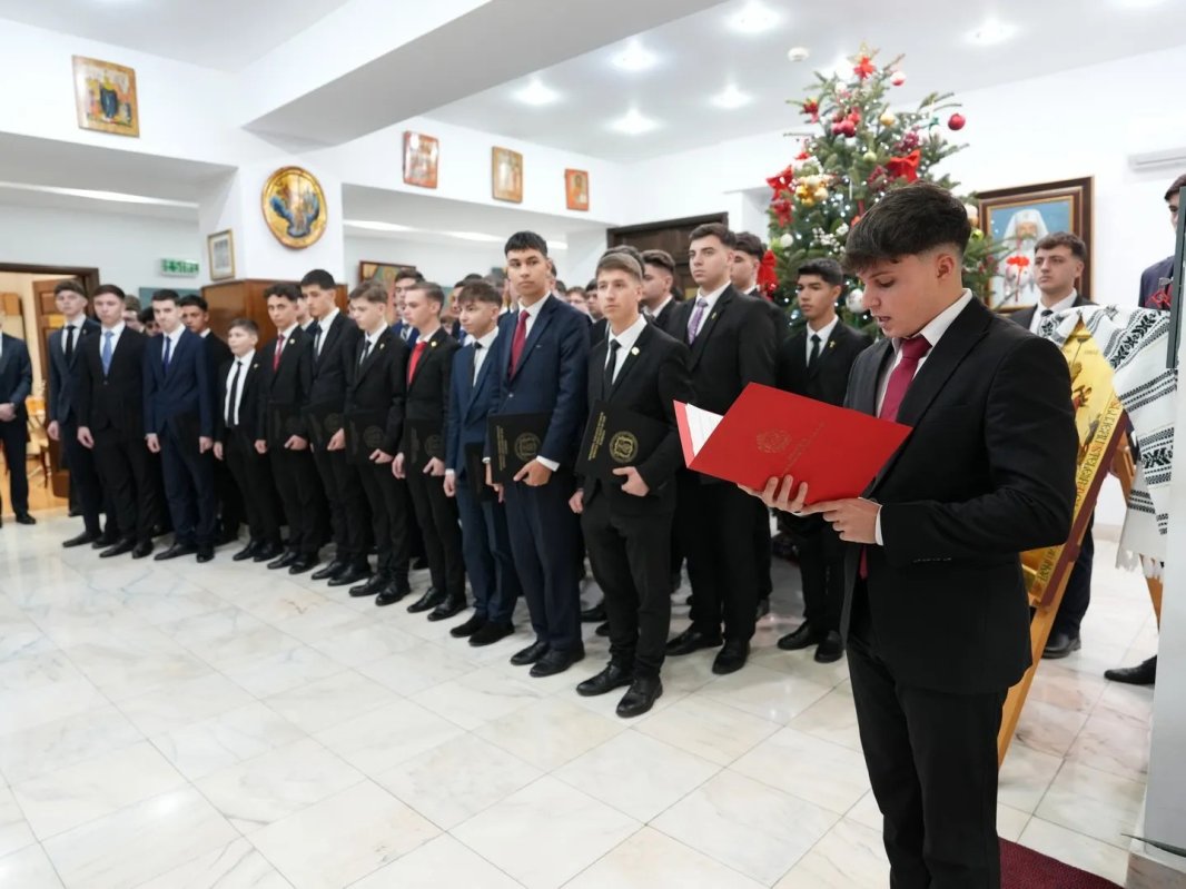 Burse pentru elevii Seminarului Teologic „Sfântul Ioan Gură de Aur” din Slobozia 351150