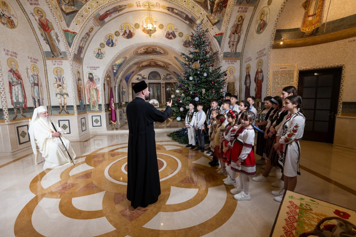 Cete de colindători la Reședința Patriarhală 351245