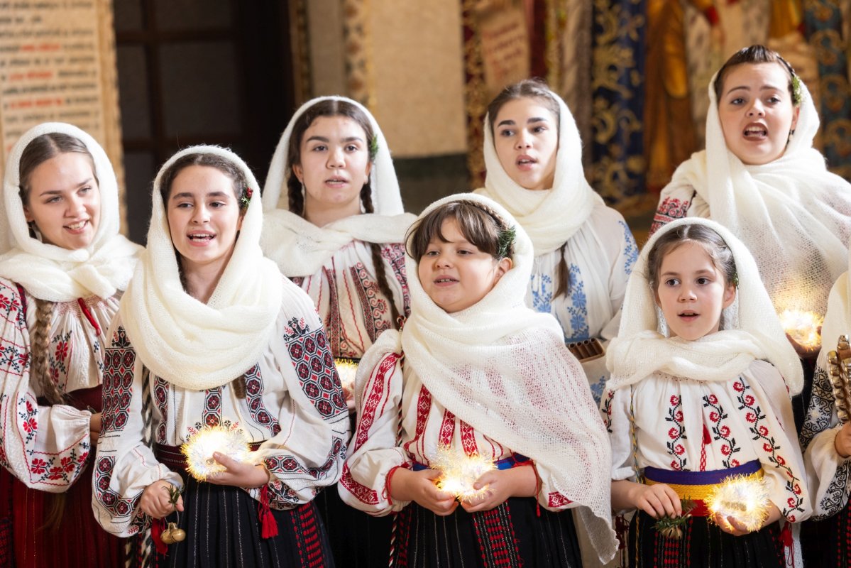 Cete de colindători primite la Reședința Patriarhală 351233