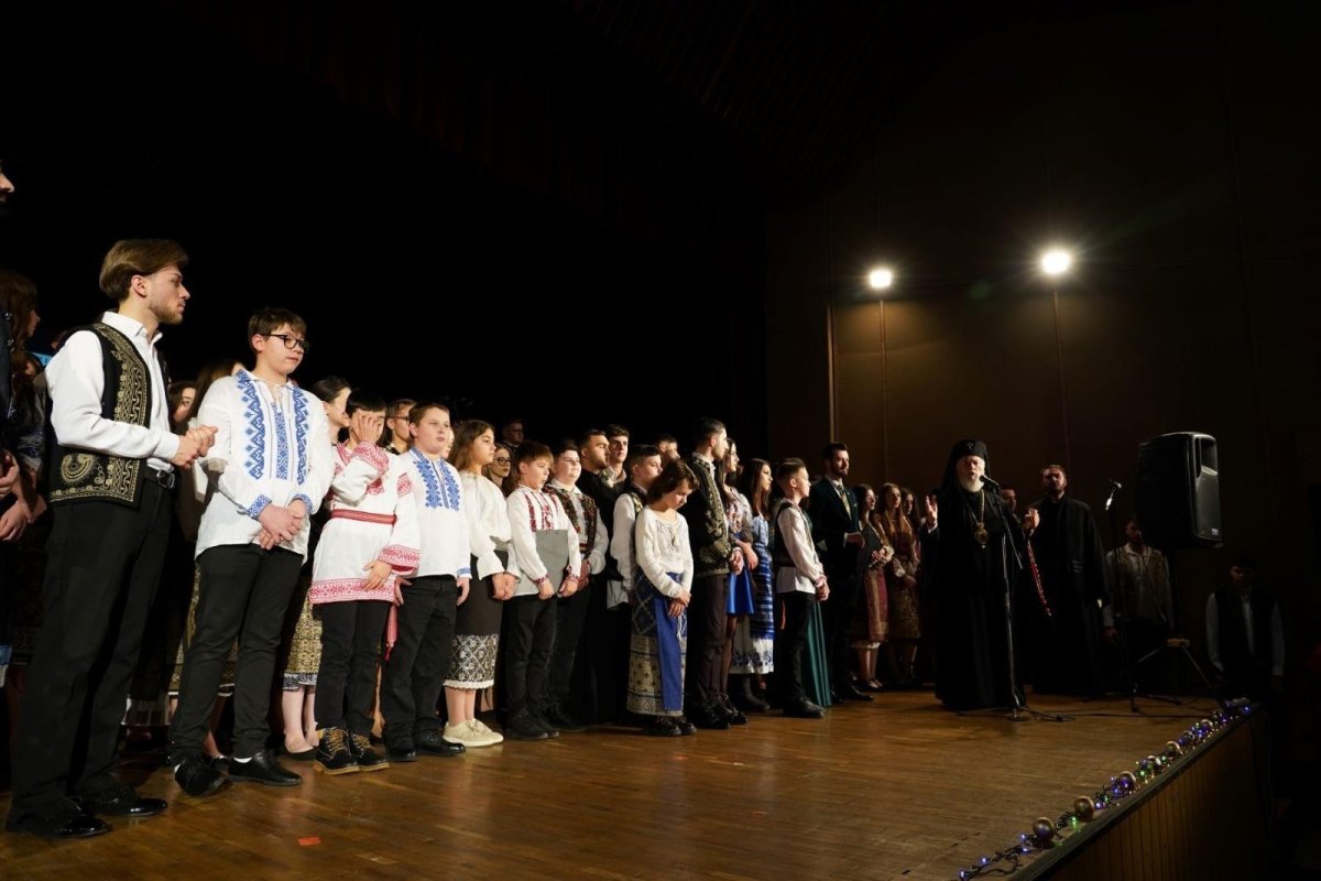 Concertul de colinde al școlilor de teologie din Târgoviște 351154