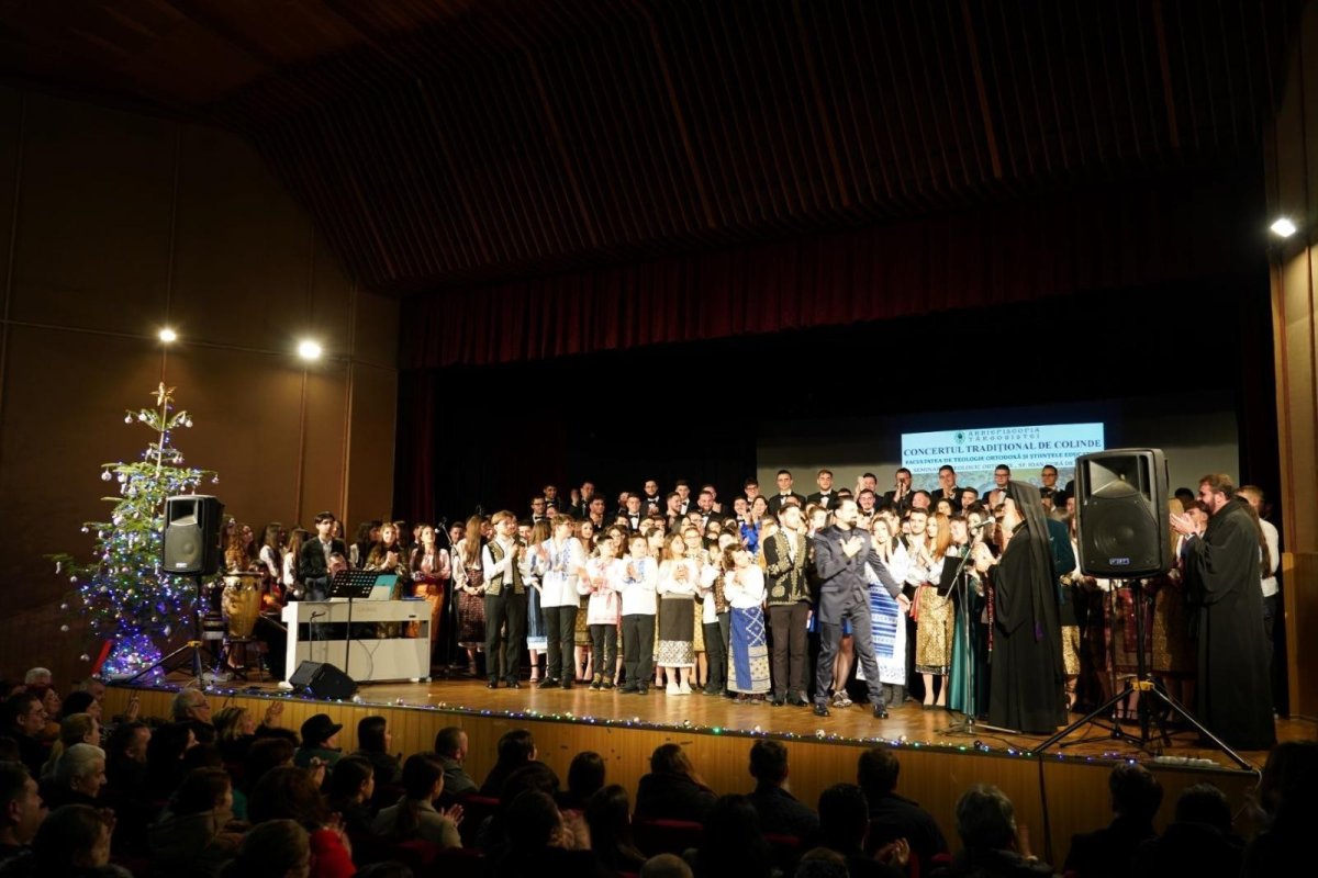 Concertul de colinde al școlilor de teologie din Târgoviște 351156