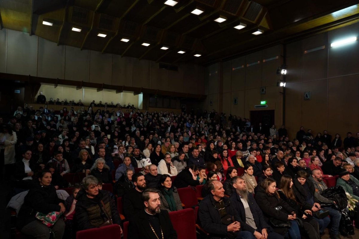 Concertul de colinde al școlilor de teologie din Târgoviște 351165