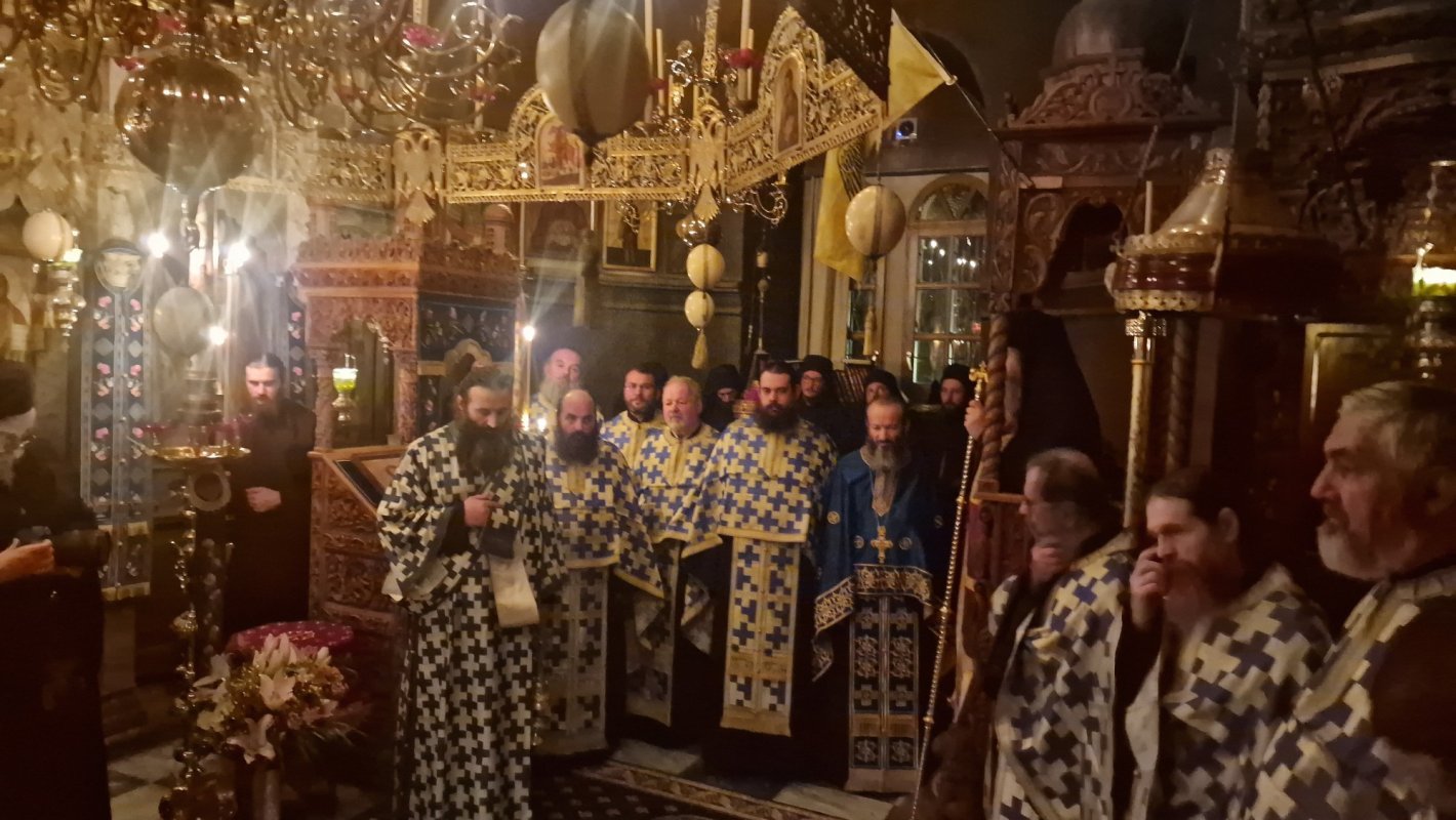 Slujire arhierească la Schitul Lacu din Sfântul Munte Athos 351146