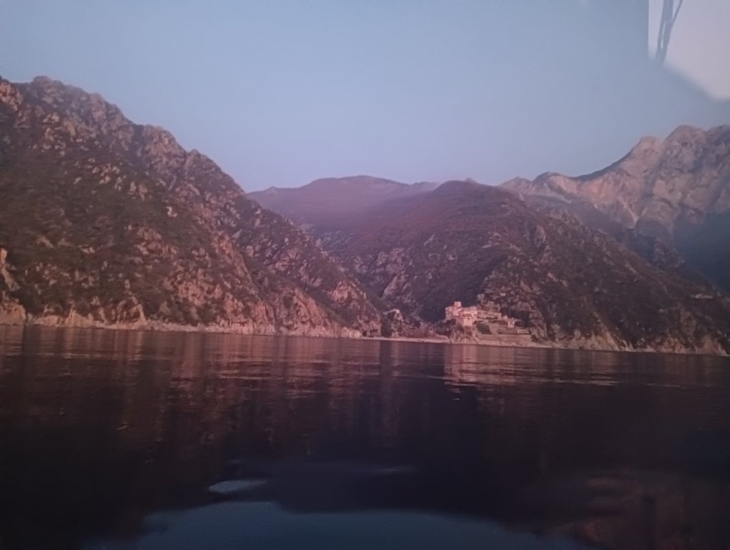 Slujire arhierească la Schitul Lacu din Sfântul Munte Athos 351147