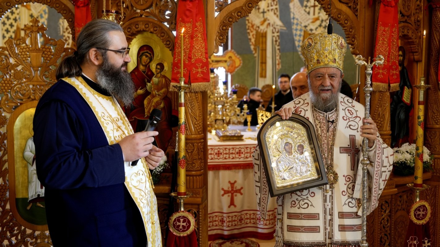 Liturghie arhierească în biserica nouă din cartierul sibian Turnişor 351303