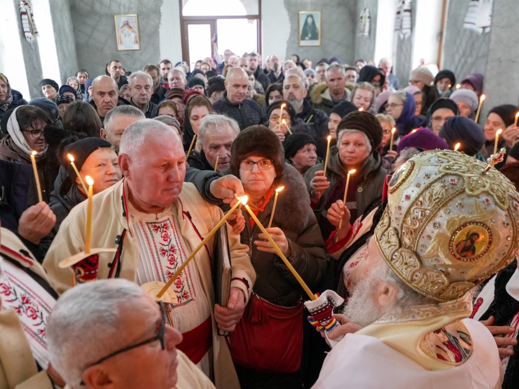 Sfinţirea bisericii din localitatea Şerbeştii Vechi 351339