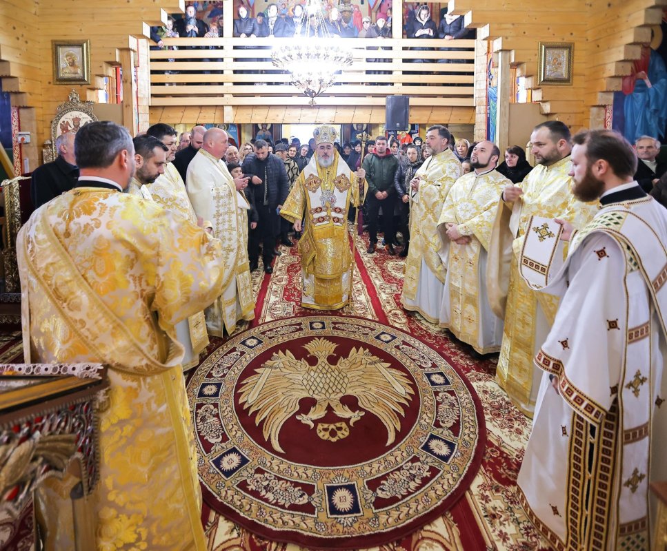 Sfințirea icoanelor bisericii din Parohia Varlaam din județul Buzău 351342