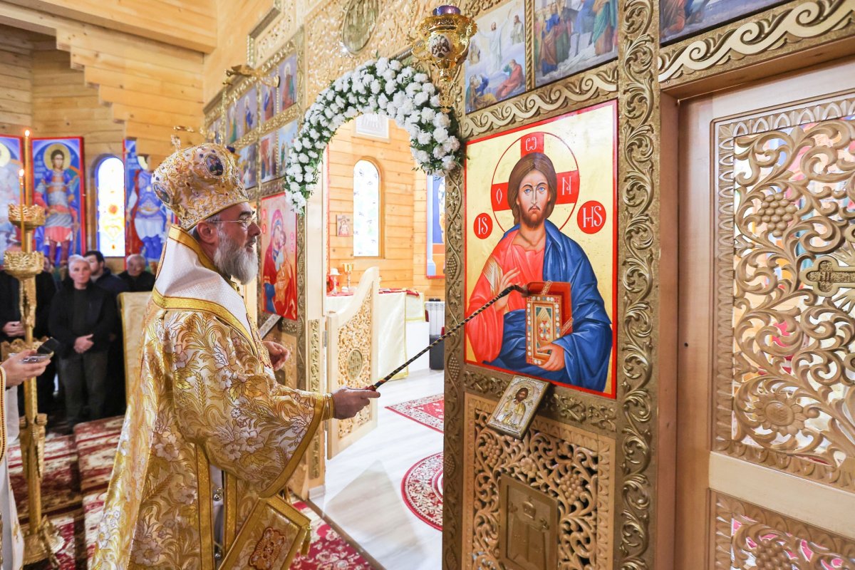 Sfințirea icoanelor bisericii din Parohia Varlaam, județul Buzău 351341