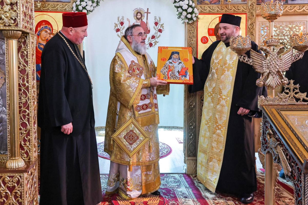 Sfințirea icoanelor bisericii din Parohia Varlaam, județul Buzău 351344