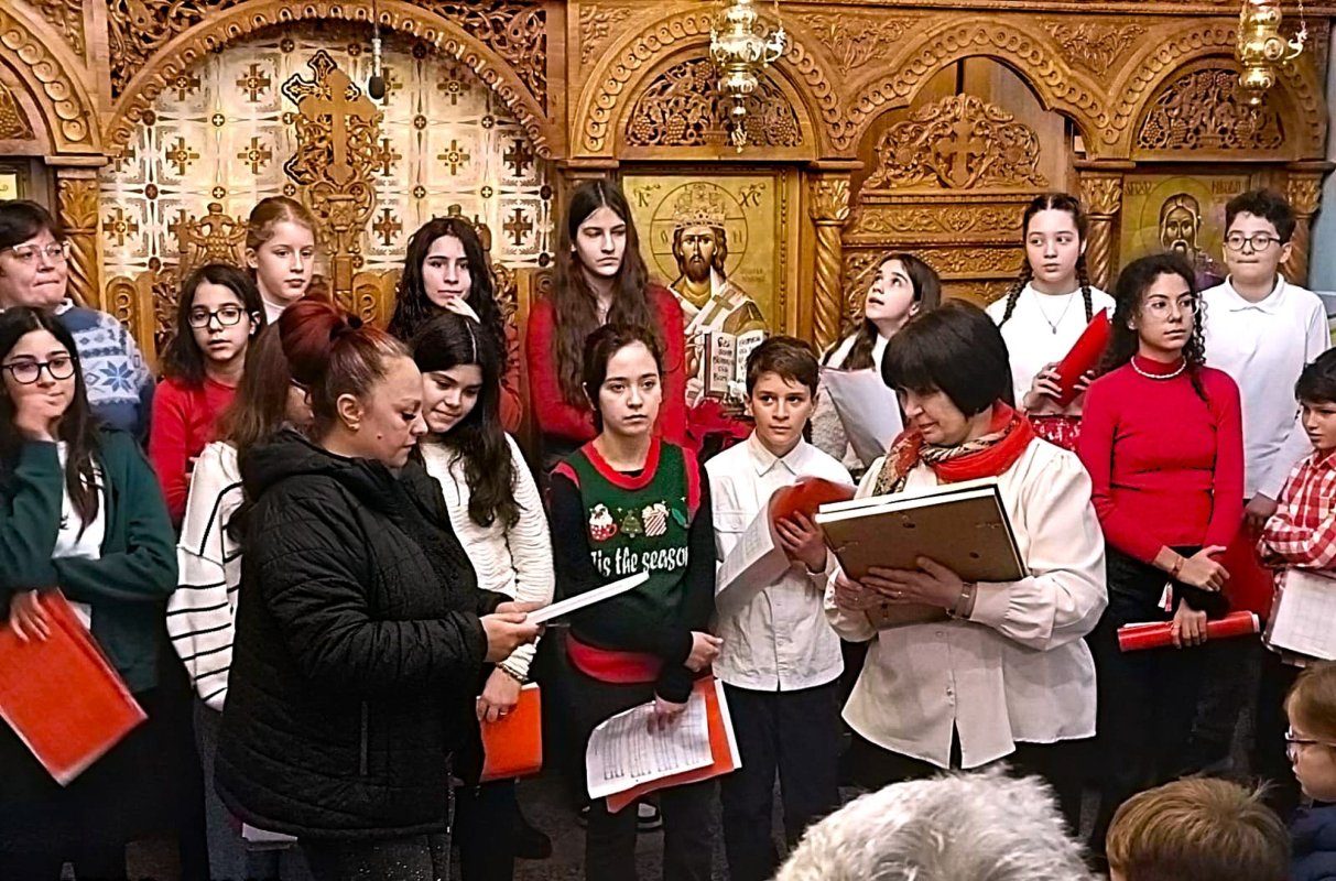 Vestea Nașterii Domnului adusă de tinerii artiști la o biserică din Capitală 351334