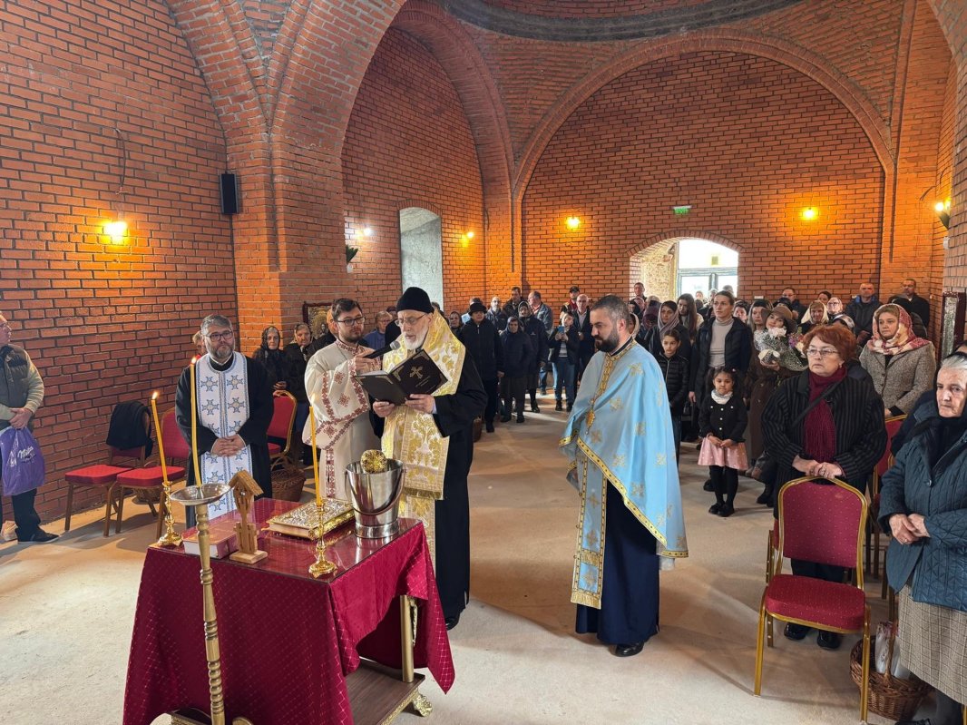 Biserica din Cerbu, renăscută din scrum de Crăciun 351497