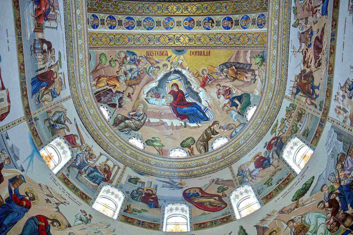 Hristos Se naște ca pe noi să ne mântuiască 351491