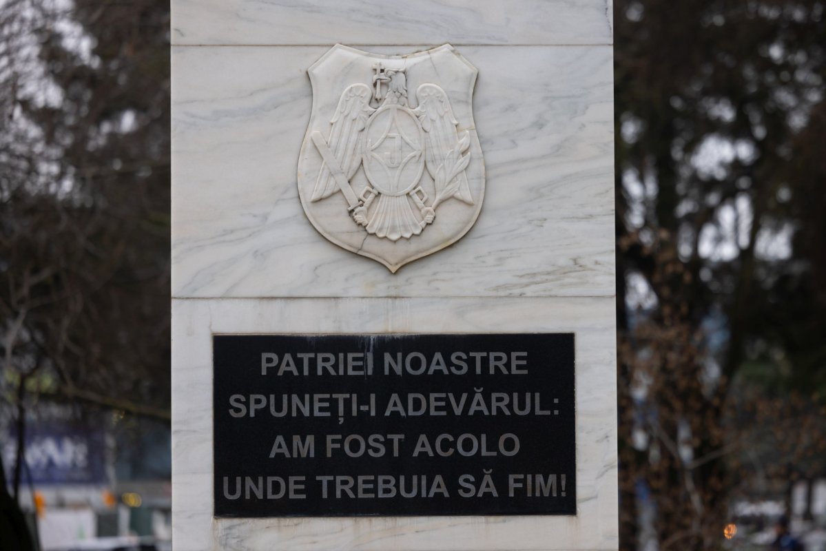 Slujbă de pomenire pentru eroii Revoluției la Aeroportul Otopeni 351558